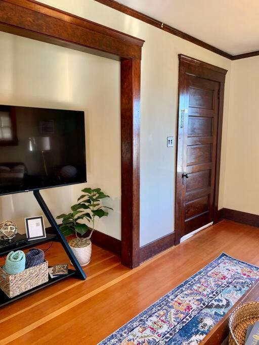 Historic Downtown Riverview Flat, No. 2 Astoria Exterior foto